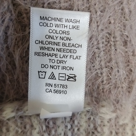 (1273) Maurice Fuzzy Gray & White Striped Sweater Size XL - Picture 9 of 9